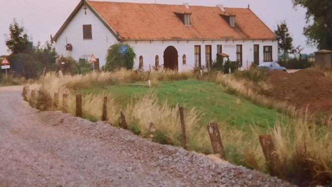 1989 DIJKVERHOGING Holenoever